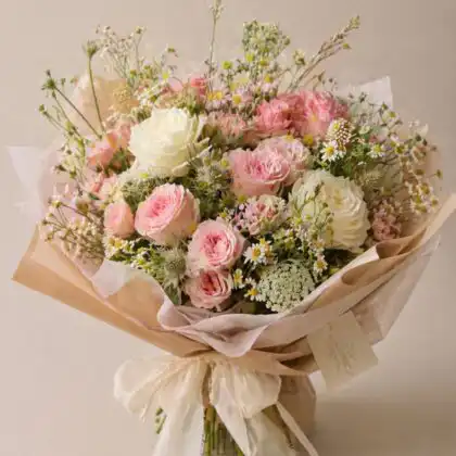 daisy and rose bouquet​