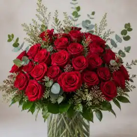 Red Rose Bouquet in Ceramic Vase